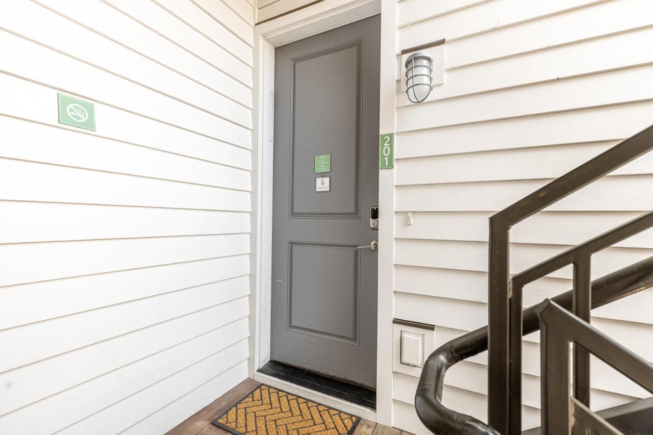 The Jasmine Suite At 124 Spring Charleston Exterior photo